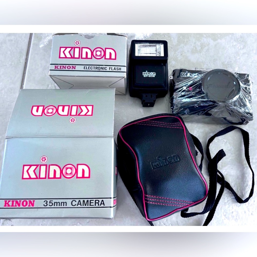 Vintage Set! NIB Kinon 35 mm SL3 Film Camera w/ new attachable electronic flash!